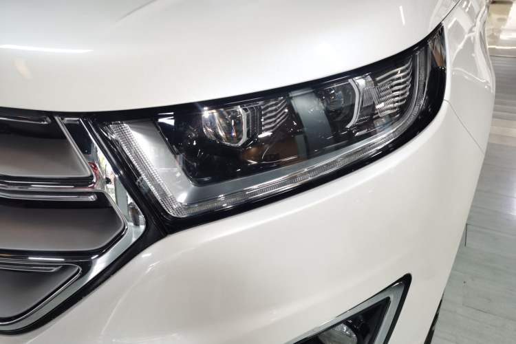 Used Ford Edge 2016 EcoBoost 245 Two-Wheel-Drive Titanium 7-Seater