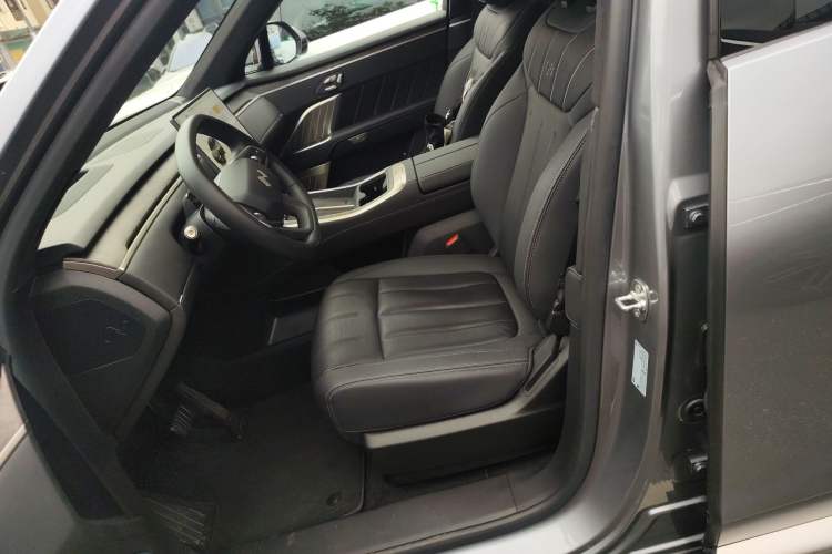 Used ONVO Luxeed L90 2025 Model—Max Six-Seater Version