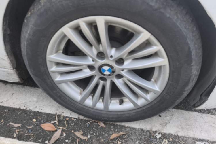 Used BMW 3 Series 2014 320Li Fashion Model Right Front Wheel Hub