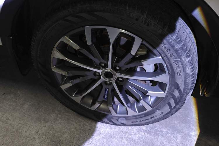 Used Haval H6 2017 Blue Label 2.0T Automatic Two-Wheel Drive Leading Model Right Front Wheel Hub