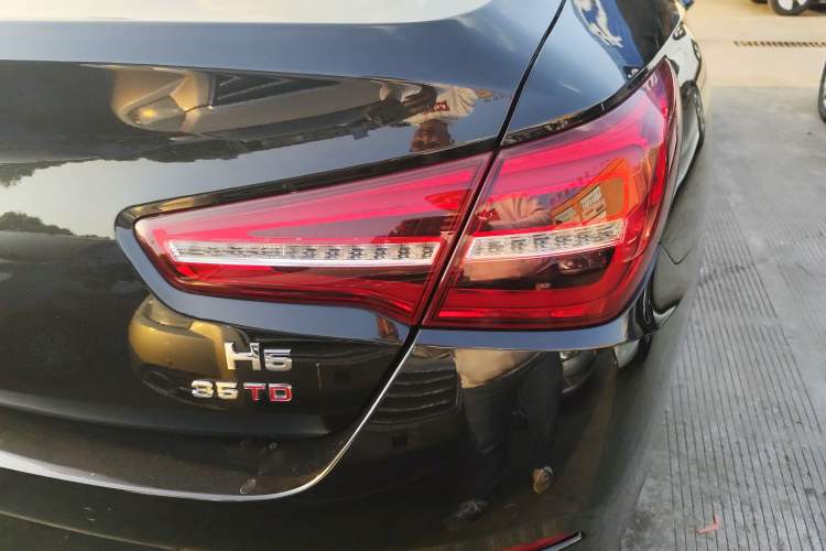 Used Hongqi H5 2022 Classic Model 1.8T Automatic Smart Connect Flagship Edition