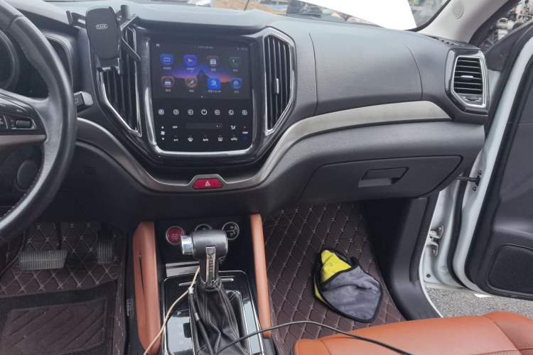 Used CHANGAN OSHAN CX70 2017 CX70T 1.5T Automatic Zunqing Edition
