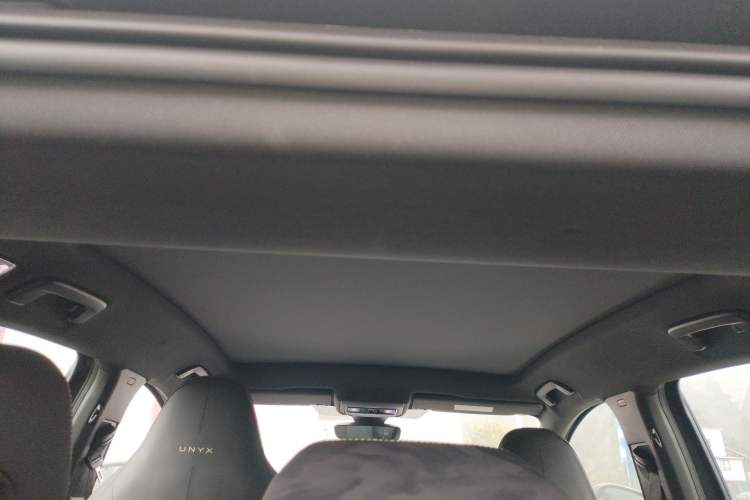 Used Volkswagen ID.UNYX 2024 Pro Long-Range Version Headliner