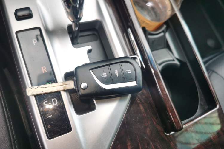 Used Toyota Camry 2015 2.0G Premier Edition
