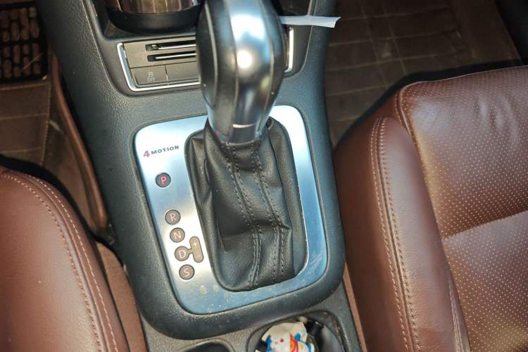 Used Volkswagen Tiguan 2013 1.8 TSI Automatic All-Wheel Drive Luxury Model Gear Lever