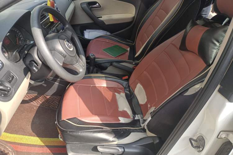 Used Volkswagen Polo 2011 1.4L Manual ZhiShang Edition
