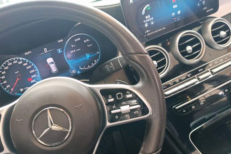 Used Mercedes-Benz GLC 2022 Facelifted GLC 260 L 4MATIC Dynamic Edition Gear Lever