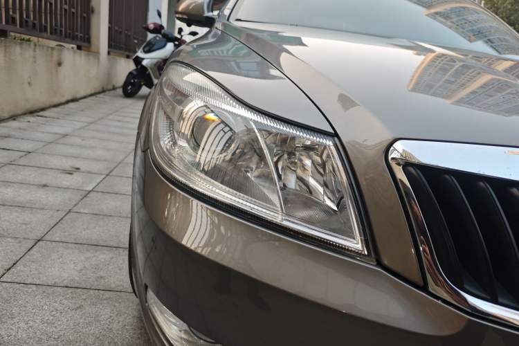 Used Skoda Octavia 2015 Classic Model 1.6L Automatic Yijie Version
