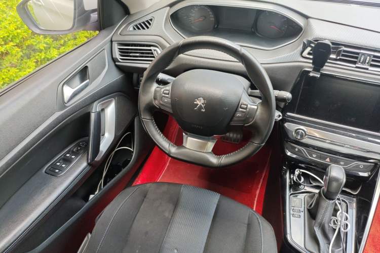 Used Peugeot 308 2019 230THP Automatic Luxury Edition China V Standard Steering Wheel
