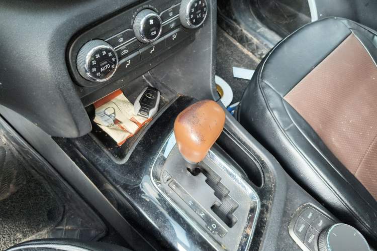 Used Soueast DX7 2015 1.5T Automatic Luxury Model
