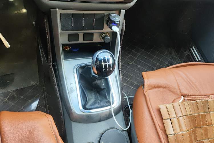 Used Geely Auto Classic Emgrand 2012 Sedan 1.5L Manual Chao Yue Model Gear Lever