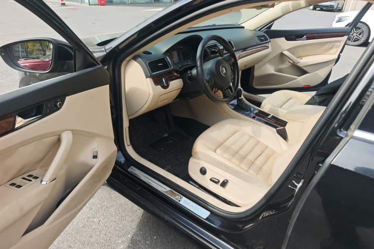 Used Volkswagen Passat 2011 2.0 TSI DSG Premium Edition Driver Seat