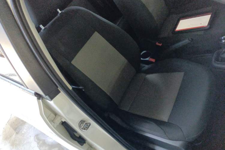 Used Volkswagen Polo 2016 1.4L Manual Fashion Model Right Front Seat