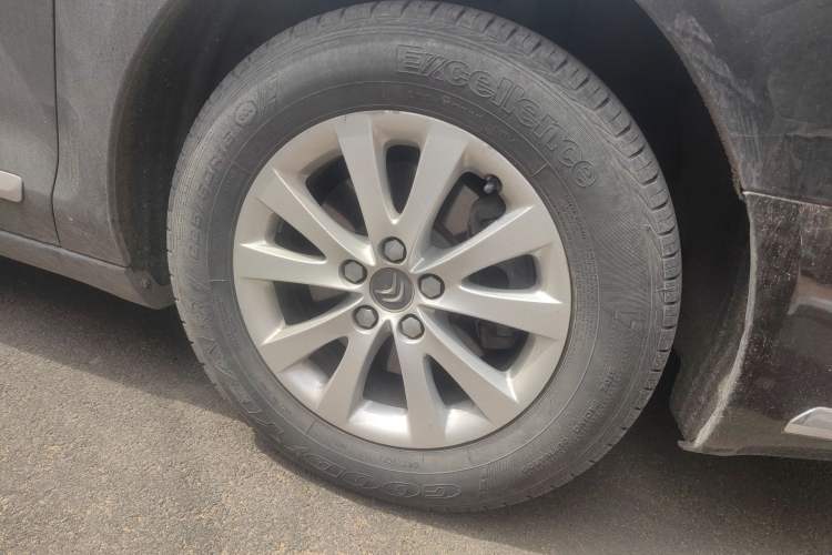 Used Citroen C5 2014 1.6T Automatic Luxury Model Right Front Wheel Hub