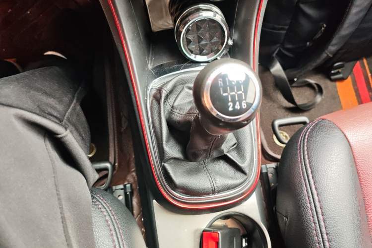 Used Chevrolet Trax 2016 1.4T Manual Two-Wheel Drive Comfort Version with Sunroof
