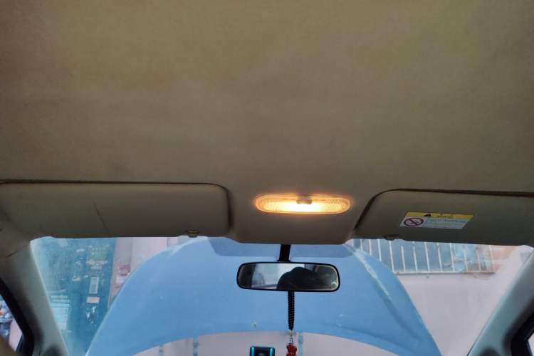 Used Venucia R50 2013 1.6L Manual Fashion Edition