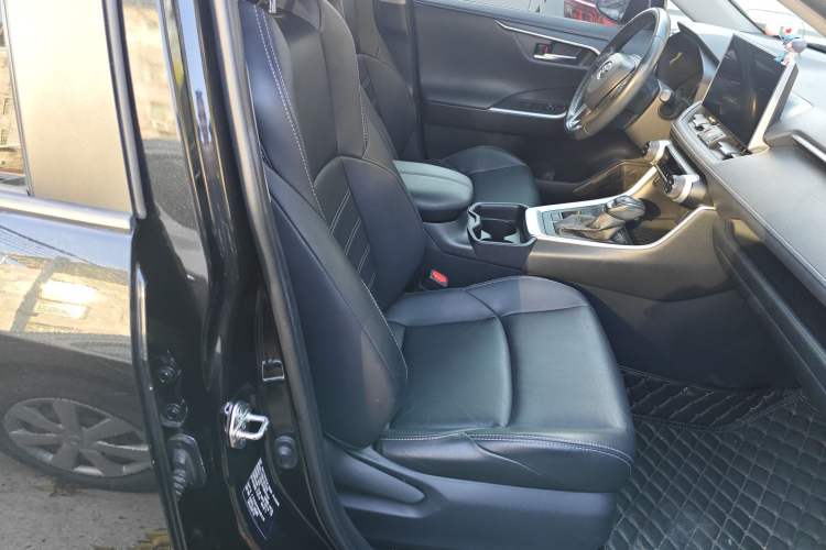 Used Toyota Wildlander 2021 Dual-Engine 2.5L E-CVT Two-Wheel Drive Luxury Edition