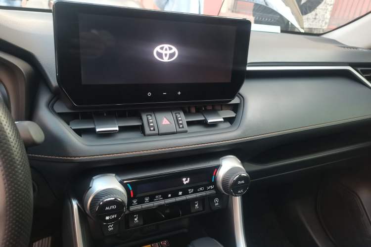 Used Toyota RAV4 2024 2.0L CVT Two-Wheel Drive Fashion Plus Edition
