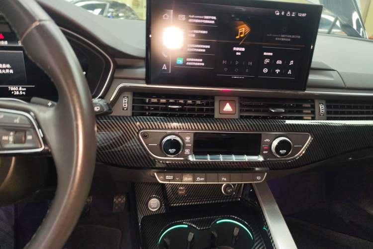 Used Audi A5 2021 Coupe 40 TFSI Fashionable and Dynamic Model Audio And AC Panel