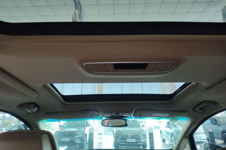 Used Buick GL8 2018 ES 28T Flagship Model China VI Standard Headliner