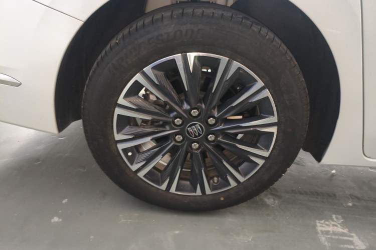 Used Buick GL8 2025 Lu Zun Smart Enjoyment Edition Right Rear Wheel Hub