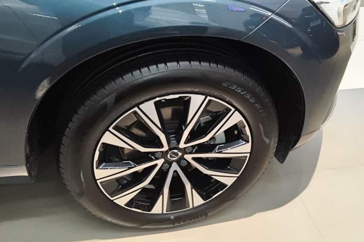 Used Volvo XC60 2025 B5 Four-Wheel Drive Smart & Advanced Luxury Edition