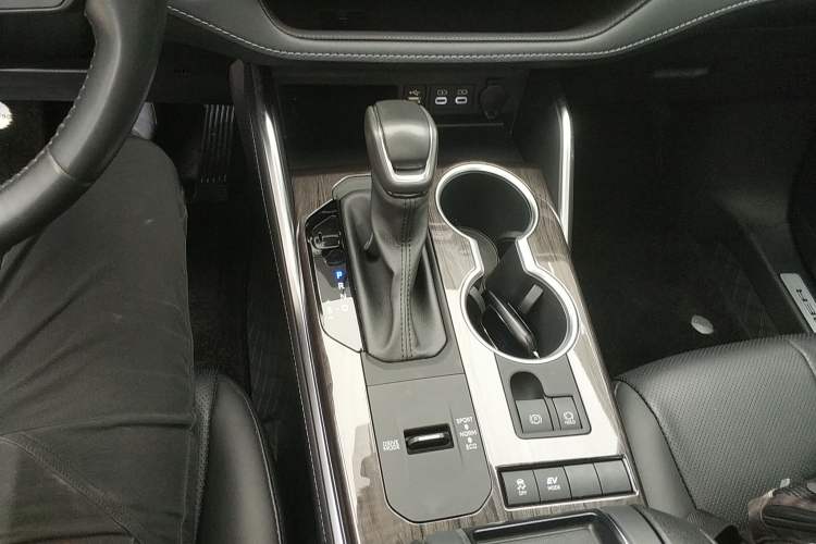 Used Toyota Highlander 2024 2.5L Smart Electric Hybrid Dual-Motor Two-Wheel-Drive Prestige Version 7 Seats