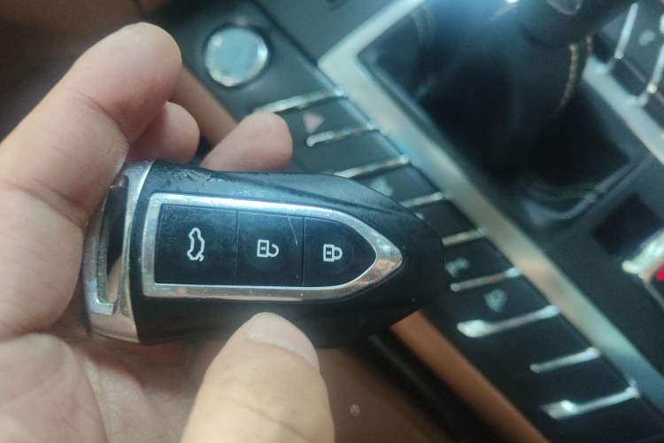 Used Zotye SR9 2017 2.0T Manual "Ultimate Light" Edition
