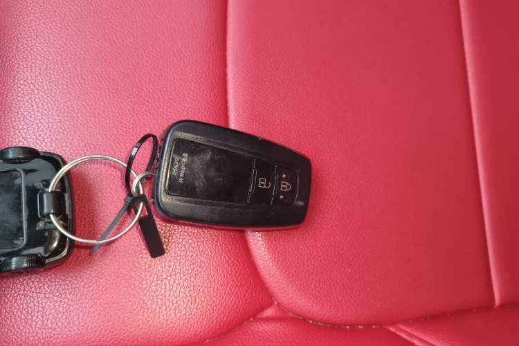 Used Toyota C-HR 2018 2.0L Luxury Sunroof Version China VI Standard