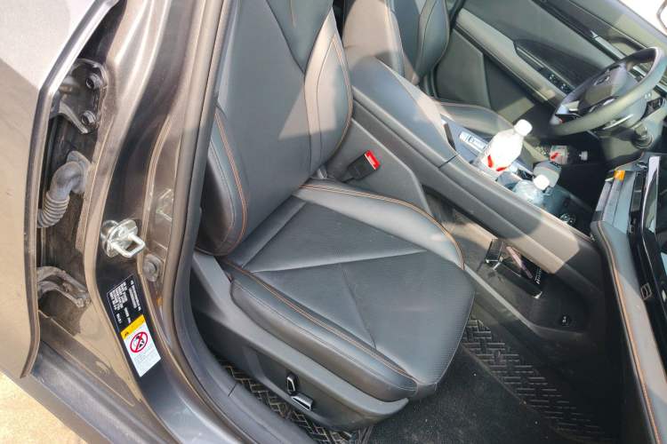 Used CHANGAN UNI-V 2022 1.5T Prestige Version Right Front Seat