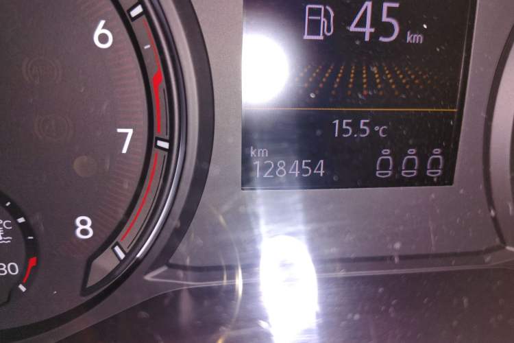 Used Volkswagen Tayron 2019 330TSI Two-Wheel-Drive Luxury Version China V Emission Standard Odometer Close Up