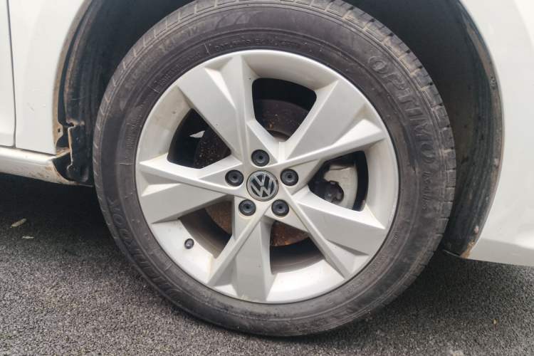 Used Volkswagen Bora 2015 Value Edition 1.6L Automatic Comfort Version