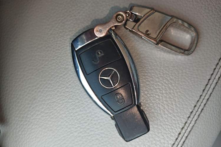 Used Mercedes-Benz R-Class  Vehicle Key