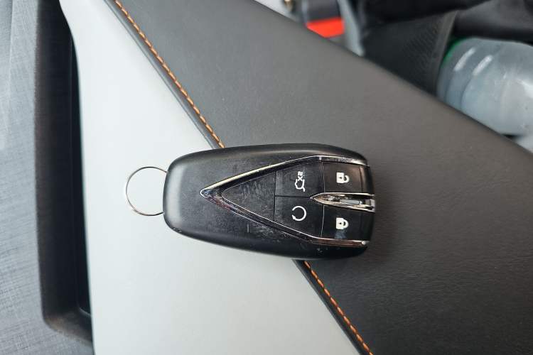 Used Changan UNI-V iDD 2024 Blue Whale Smart Electric iDD 136km Luxury Model
