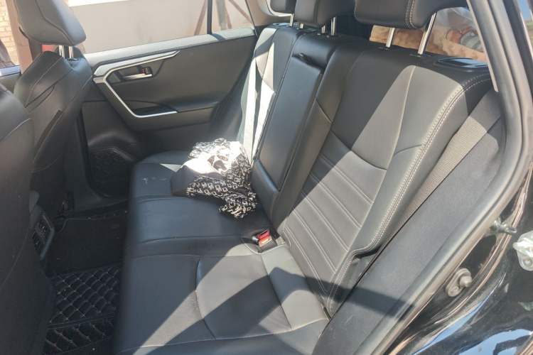 Used Toyota Wildlander 2021 2.0L CVT 4x4 Luxury Edition