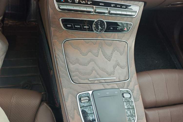 Used Mercedes-Benz E-Class 2019 E 260 L Gear Lever