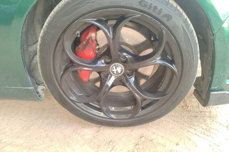 Used Alfa Romeo Giulia 2017 2.0T 280HP Luxury Edition
