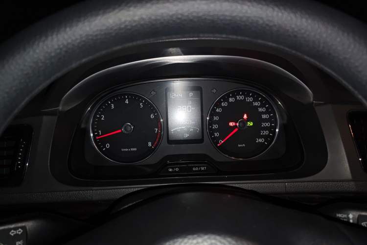 Used Volkswagen Gran Lavida 2013 1.6L Automatic Comfort Model Instrument Cluster