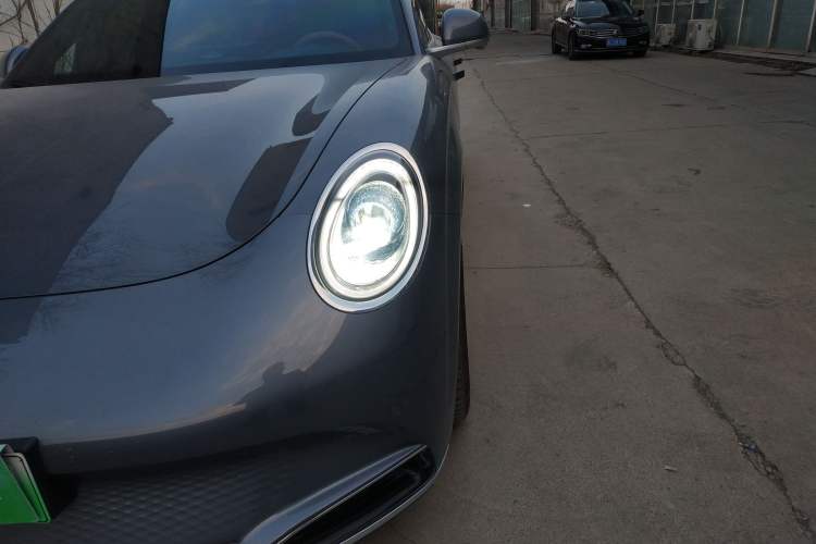 Used ORA Lightning Cat 2022 555 km Luxury Edition