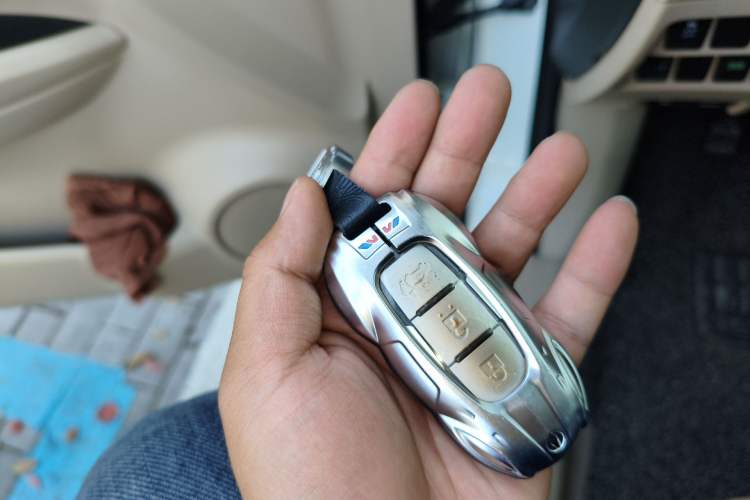 Used Nissan X-Trail 2014 2.5L CVT Leading Edition 4WD Vehicle Key