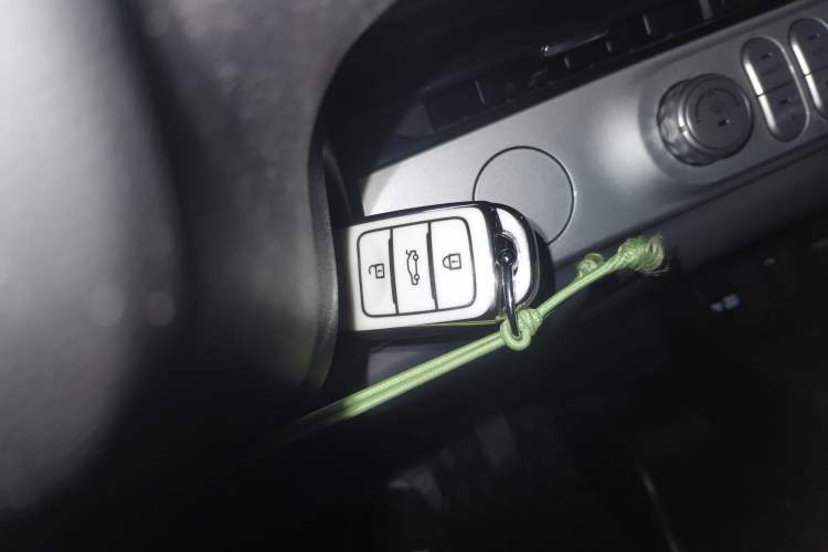 Used CHANGAN NEVO Lumin 2025 205 km Xiangqin Version Interior 1