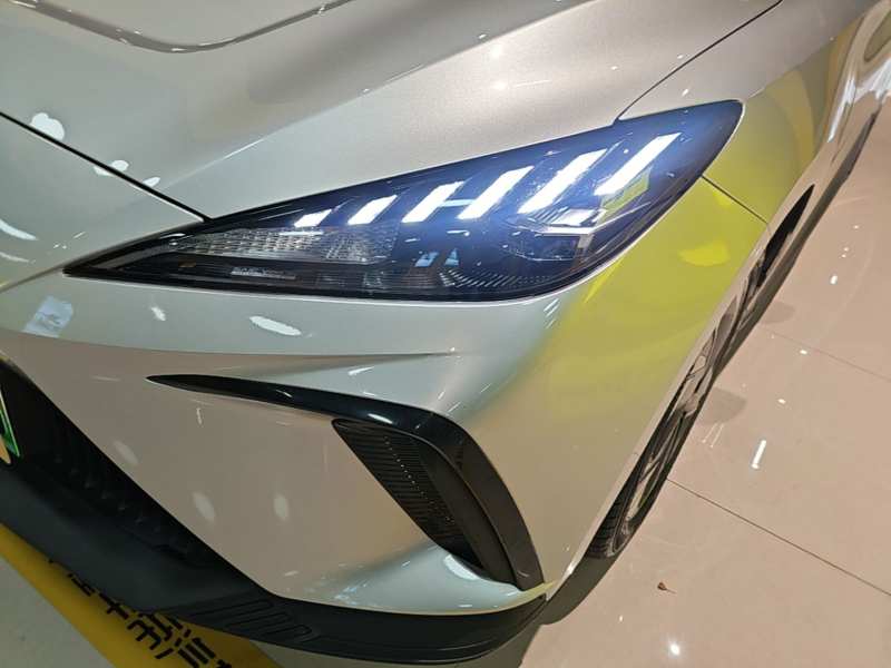 Used MG 4 EV 2023 415 km Range Sea-Faring Champion Edition — 23