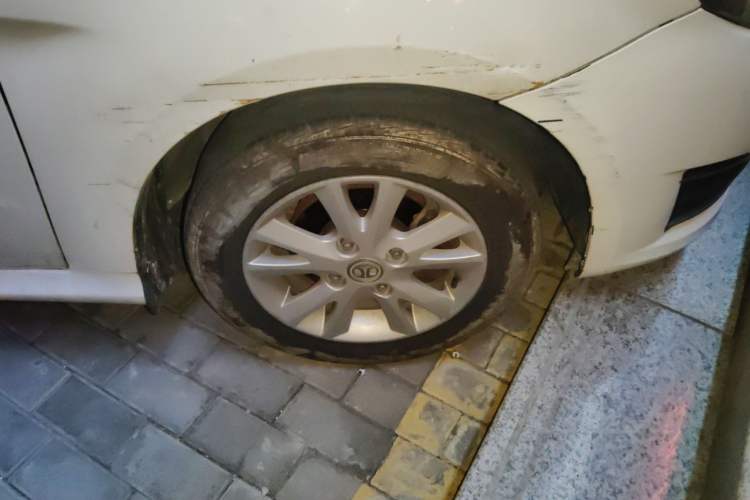 Used BAIC E Series 2013 Sedan 1.5L Manual Lotte Edition