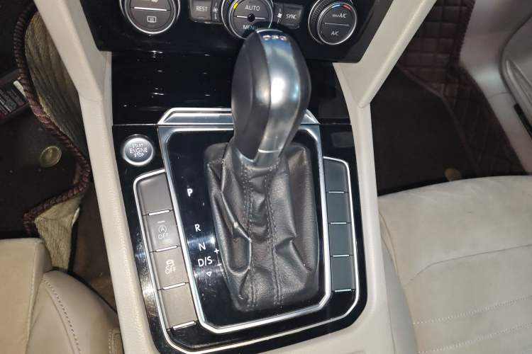 Used Volkswagen Magotan 2017 330TSI DSG Luxury Model
