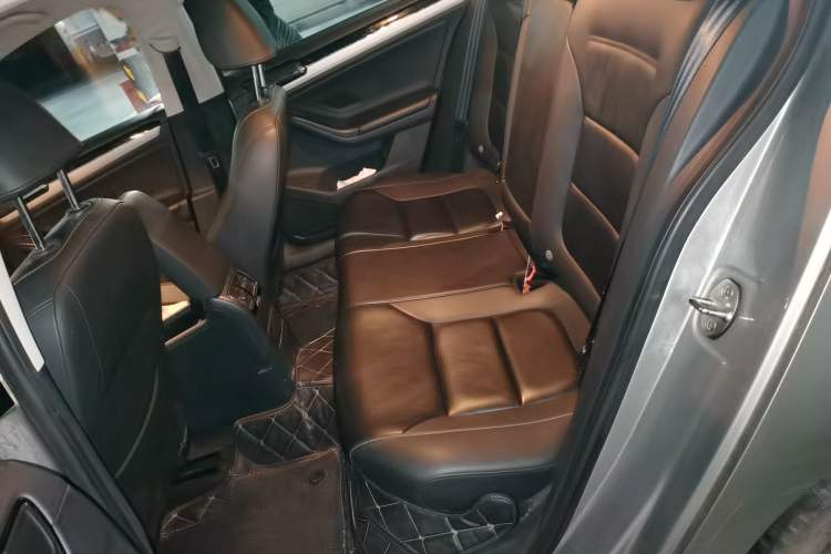 Used Volkswagen Sagitar 2015 230TSI Automatic Comfort Version
