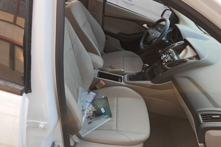 Used Ford Focus 2017 Sedan 1.6L Manual Comfort Plus SmartDrive Edition
