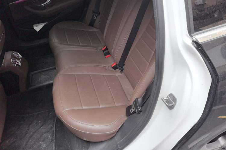 Used Mercedes-Benz E-Class 2016 E 300 L Sporty and Stylish Model Left Rear Seat