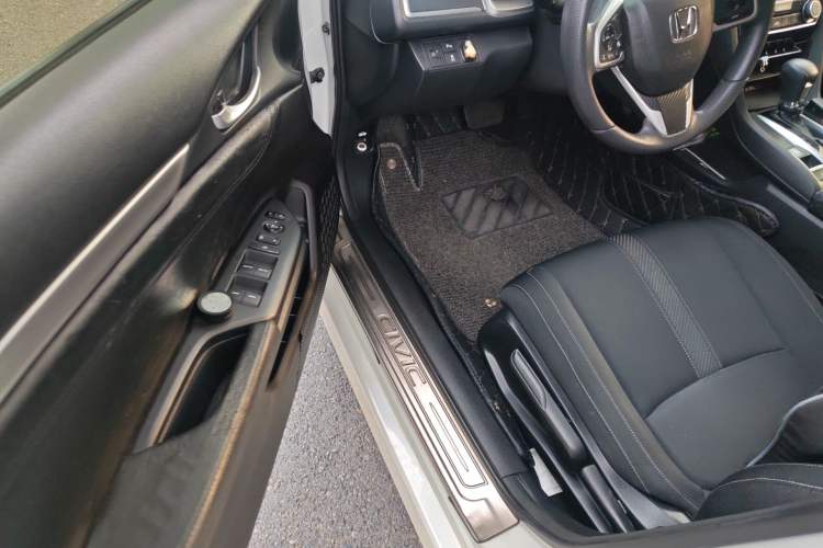 Used Honda Civic 2016 220TURBO CVT Luxury Edition
