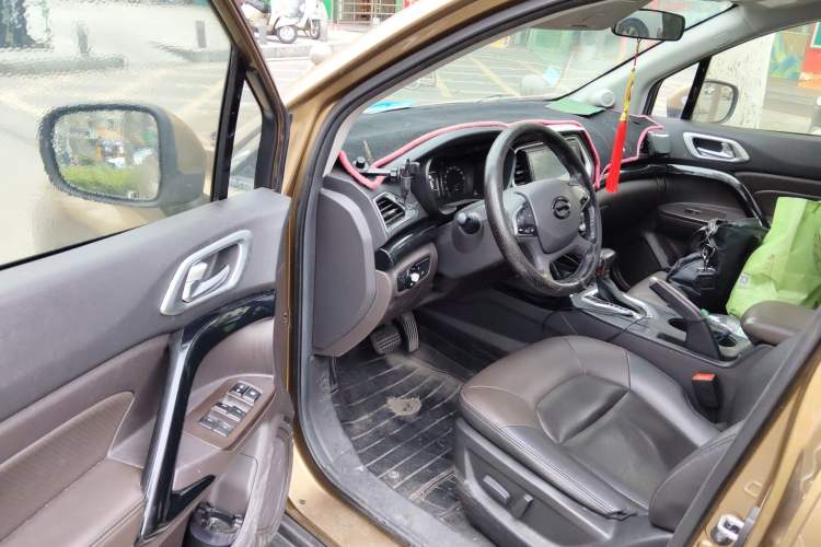 Used GAC Trumpchi GS4 2015 200T G-DCT Elite Edition Driver Seat