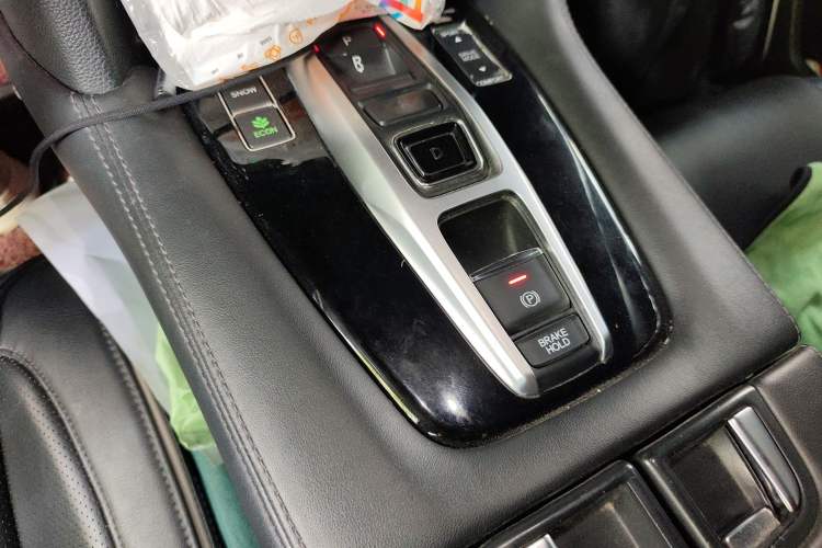 Used Honda UR-V 2017 370TURBO 2WD Prestige Edition China V Gear Lever